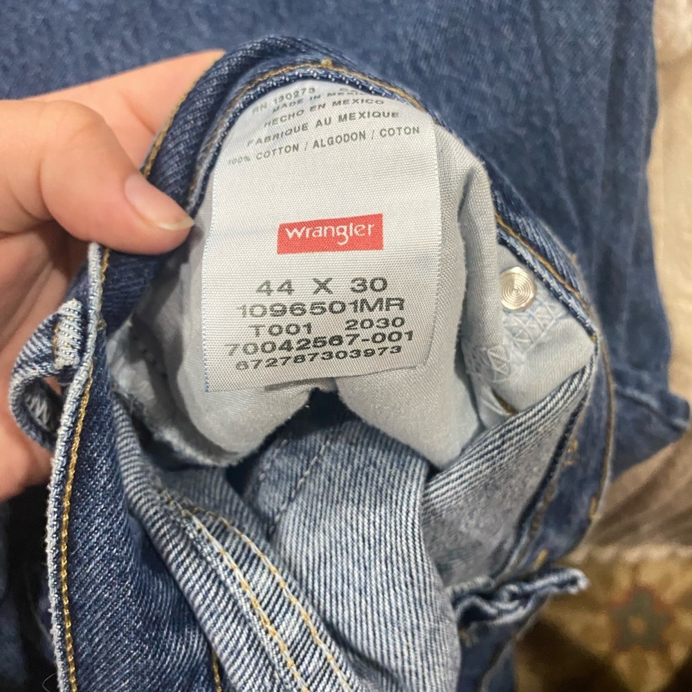Wrangler Blue Relaxed Fit Jeans Classic Denim- Size men’s 44x30 (NWT) - Picture 3 of 10